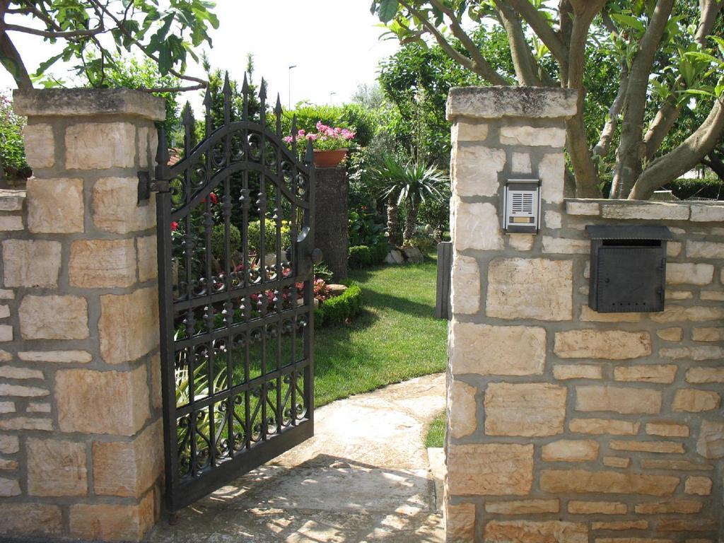 פורץ Apartmani Villa Otilija מראה חיצוני תמונה