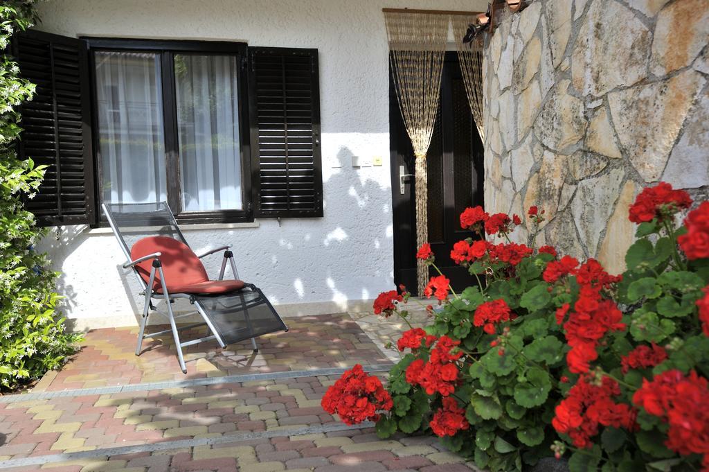 פורץ Apartmani Villa Otilija מראה חיצוני תמונה
