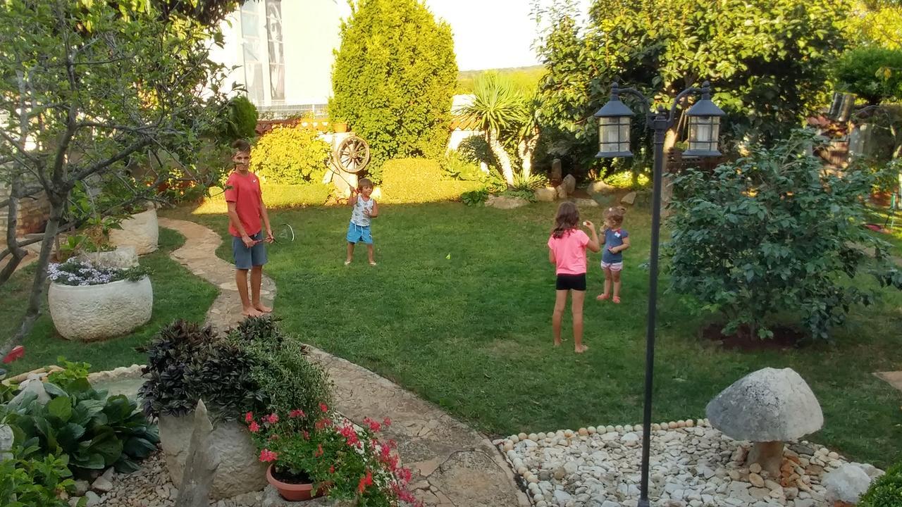 פורץ Apartmani Villa Otilija מראה חיצוני תמונה