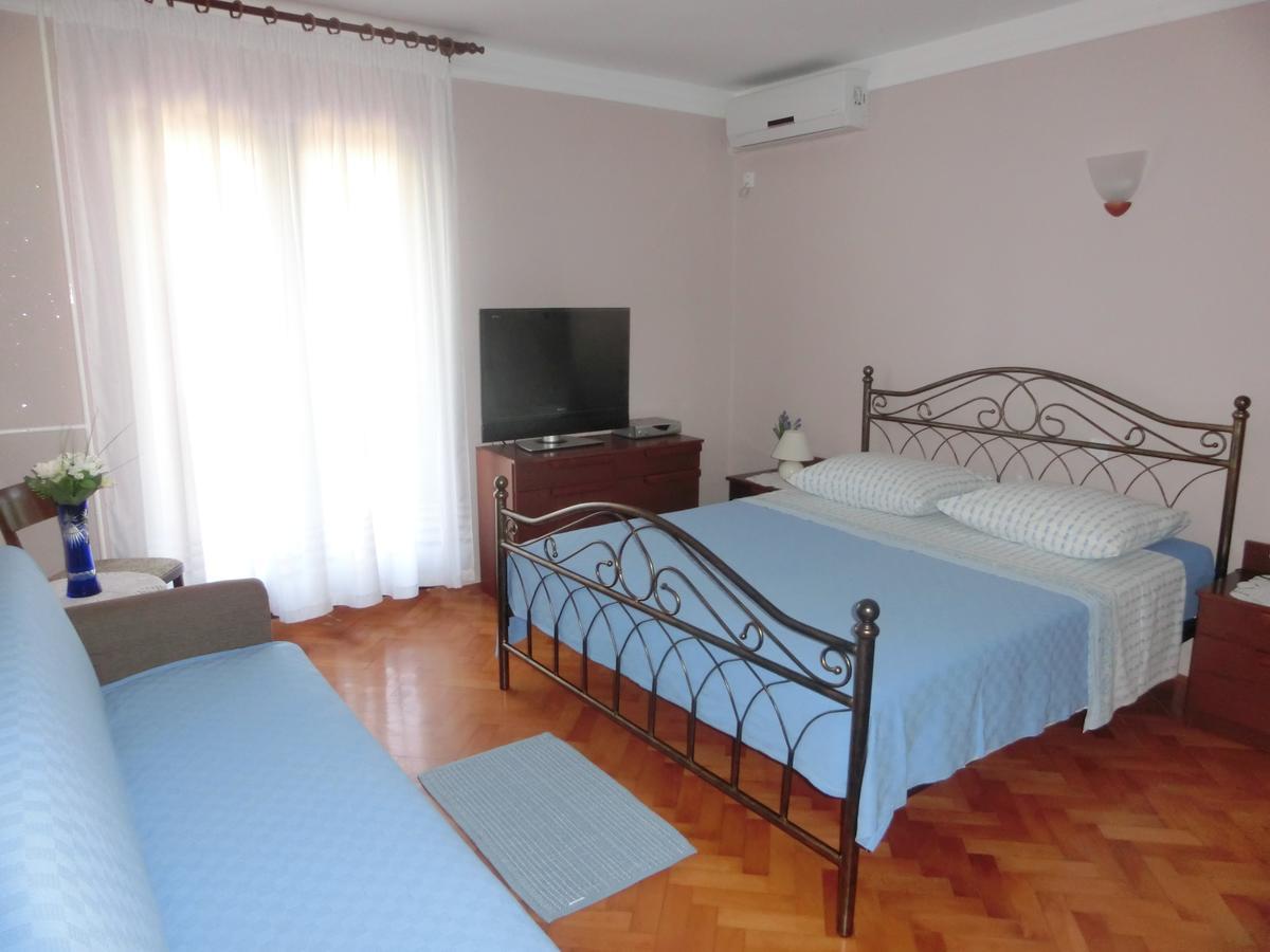 פורץ Apartmani Villa Otilija מראה חיצוני תמונה